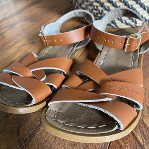 Hoyway Salt Water Saltwater Sandals Size 13 Kids in Tan GUC Leather Waterproof